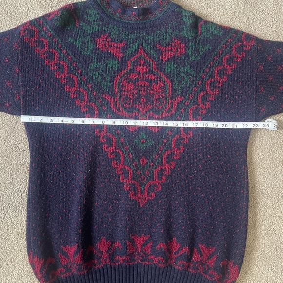 Vintage Women’s Sweater - Picture 3 of 4